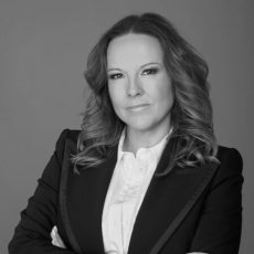 Silvia directora de Theatre Properties